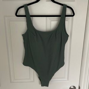 NWOT H&M one piece ribbed high leg bathing suit